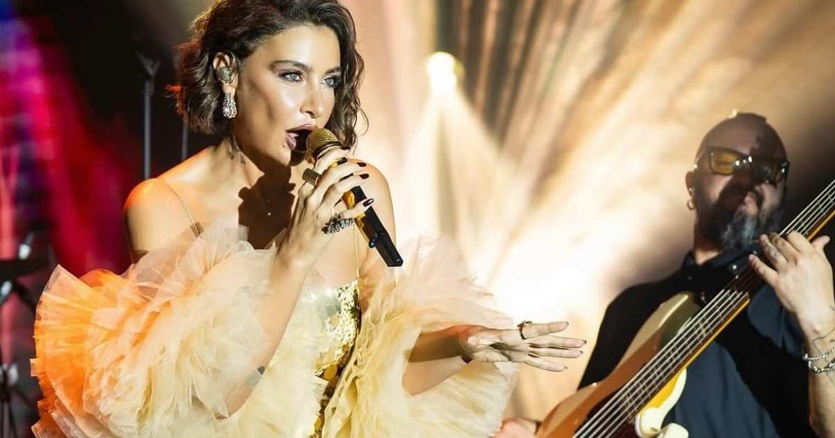 Sıla Enchants Europe in a Lustrous Nana Gotti Look Gold sequin evening dress Uptown Luxe by Nana Gotti from AW25/26 Metropolis Muse collection